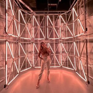 Meet your Posher, Aura